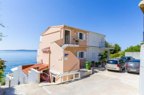  Apartments Nives  Трогир